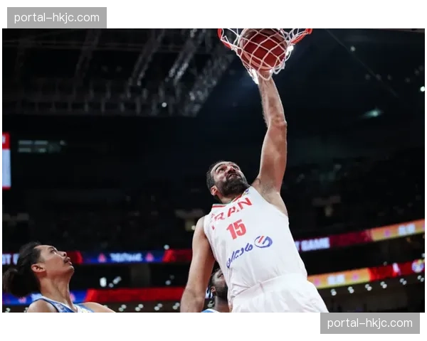 澳大利亚游泳锦标赛开赛，为巴黎奥运最终选拔，老将凯尔·查默斯状态成疑