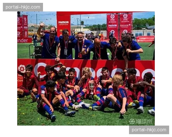 巴塞罗那拉玛西亚青训营更新教案,增设“无球状态下创造空间”训练模块 巴塞罗那拉玛西亚青训营更新教案,增设“无球状态下创造空间”训练模块